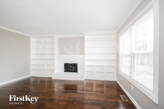 Building Photo - 1510 Shadow Ln