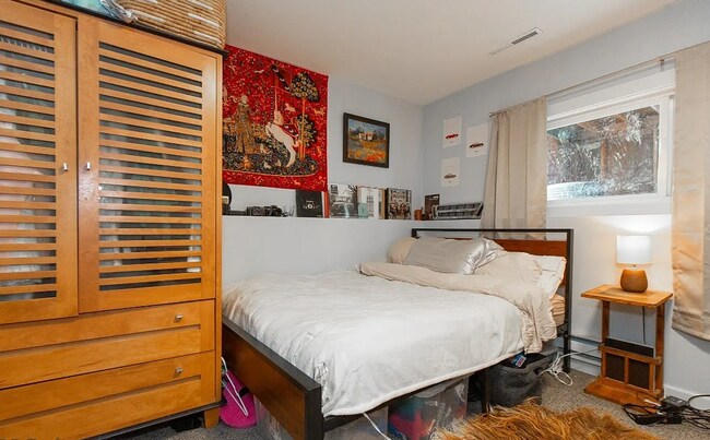 Building Photo - 504 N 19th Ave