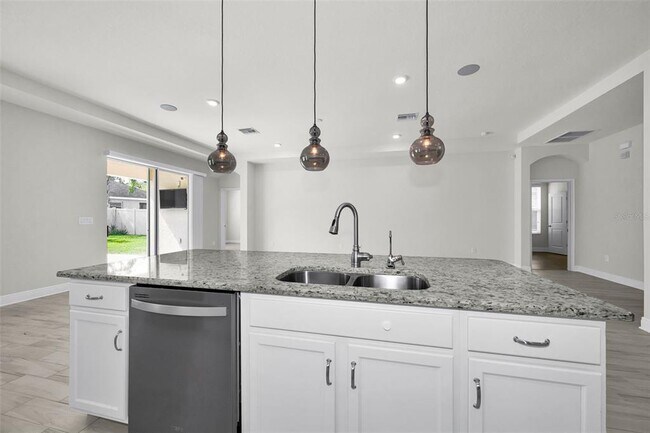 Building Photo - 21654 Billowy Jaunt Dr