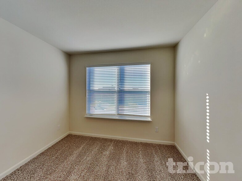 Building Photo - 837 Mallorie Ln