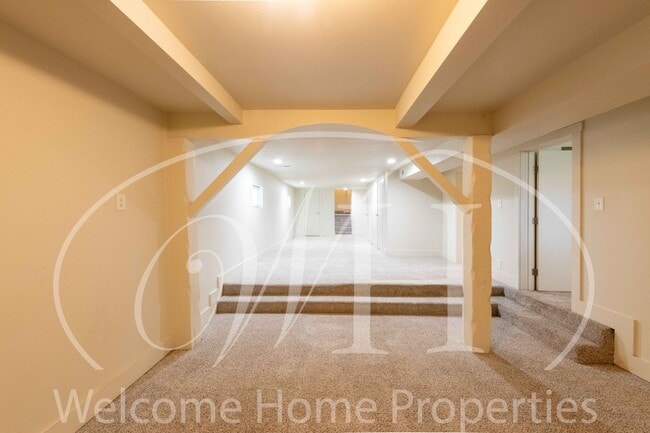 Building Photo - Spacious 4 Bedroom Home with Fireplace and Fenced Yard