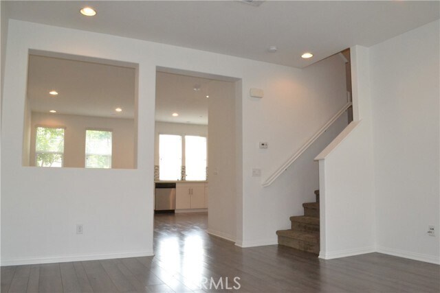 Building Photo - 149 E Commercial St