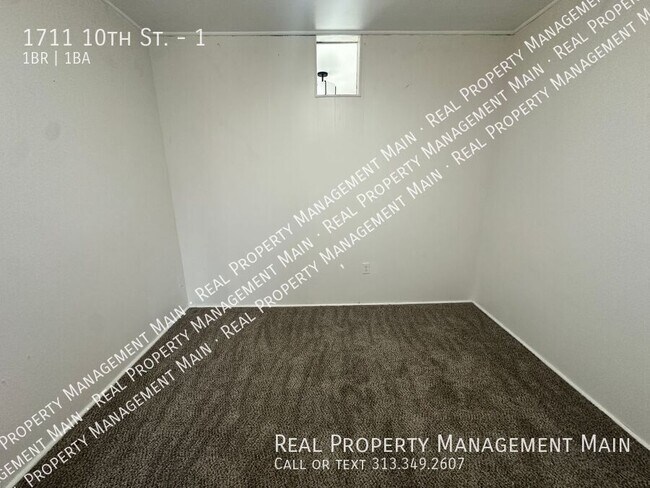 Building Photo - 1711 10th St