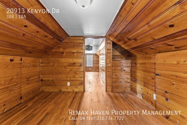 Building Photo - 20913 Kenyon Dr, Maple Hts - Spacious, Jus...