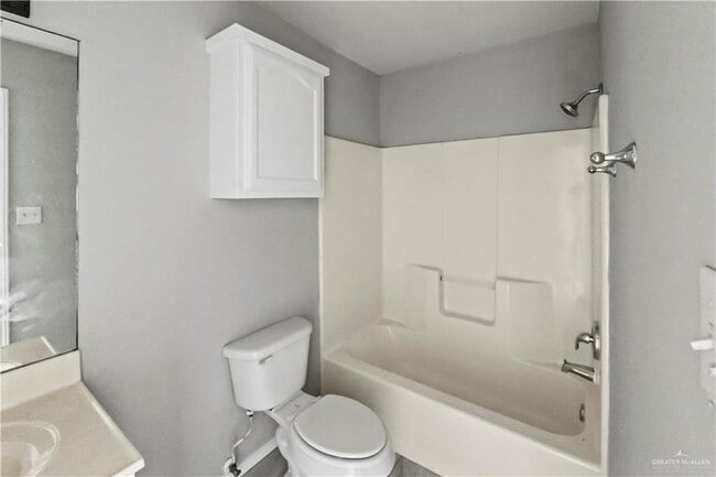 Building Photo - 10 S 48th Ln