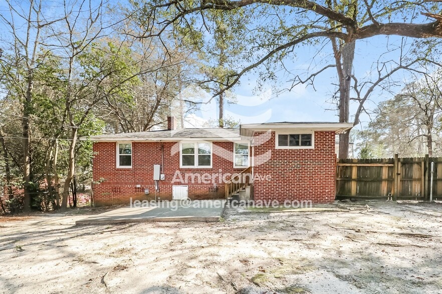 Building Photo - 1490 Cameron St