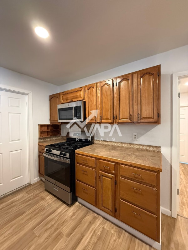 Building Photo - 7626 Glen Mont Dr