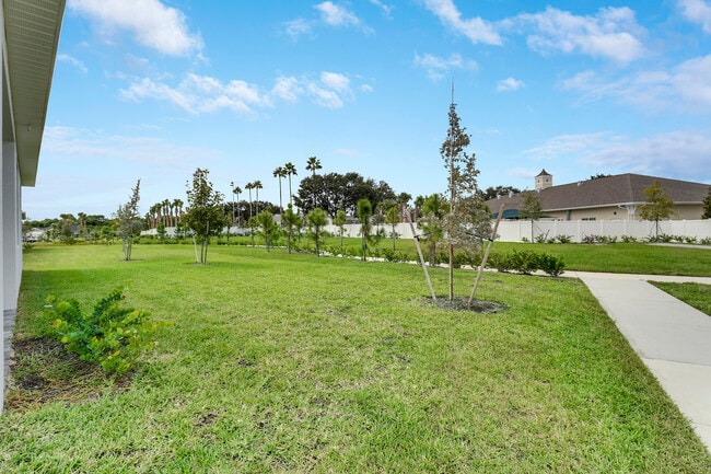 Building Photo - 8901 Dahlia Cir