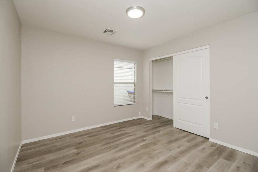 Building Photo - 39378 N Parisi Cir