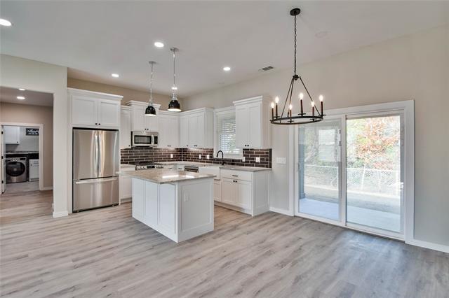 Building Photo - 828 Corral Dr