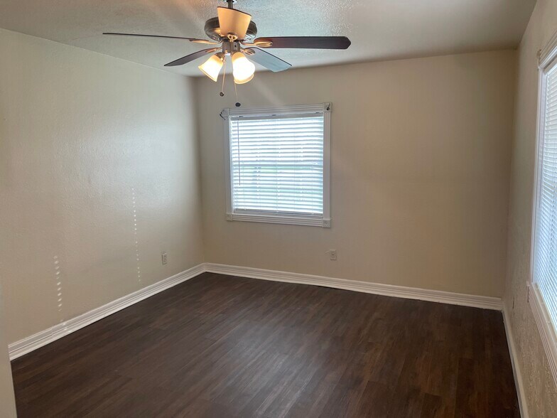 Building Photo - 4514 Sage Cir