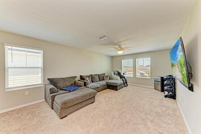 Building Photo - Beautiful Home For Rent In Crosswind Point!