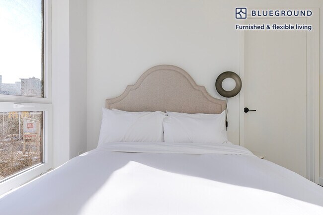 Building Photo - 61 W Erie St