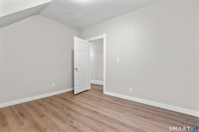 Building Photo - 394 Gregory St