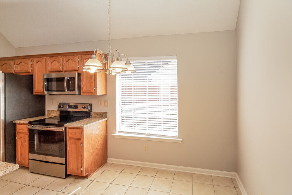 Building Photo - 7677 Fox Hunt Dr E