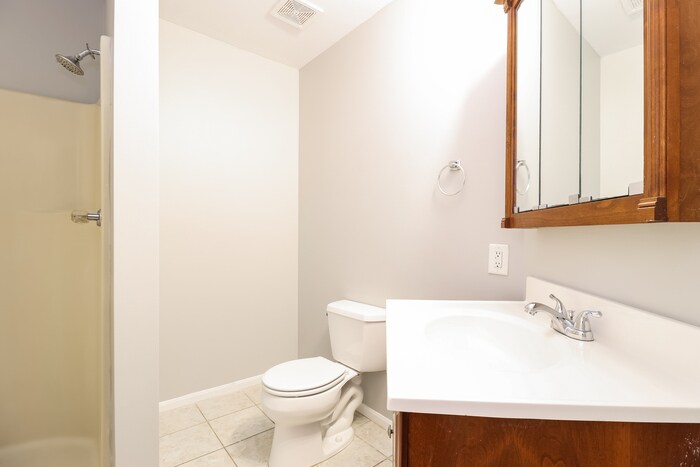 Building Photo - 6920 Gloria Dr