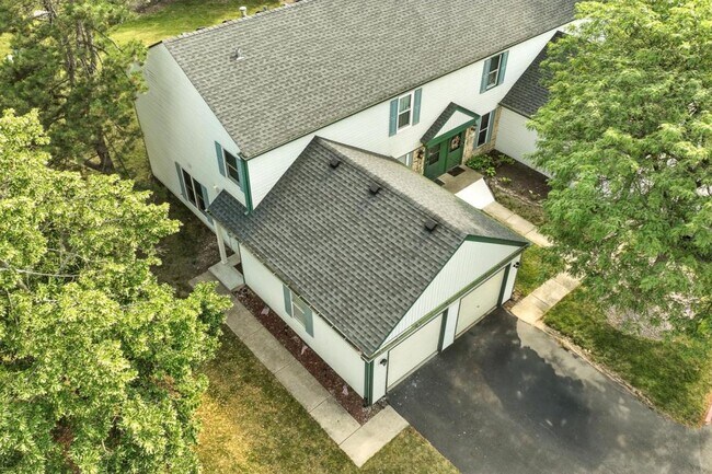 Building Photo - 2621 Wingate Ct
