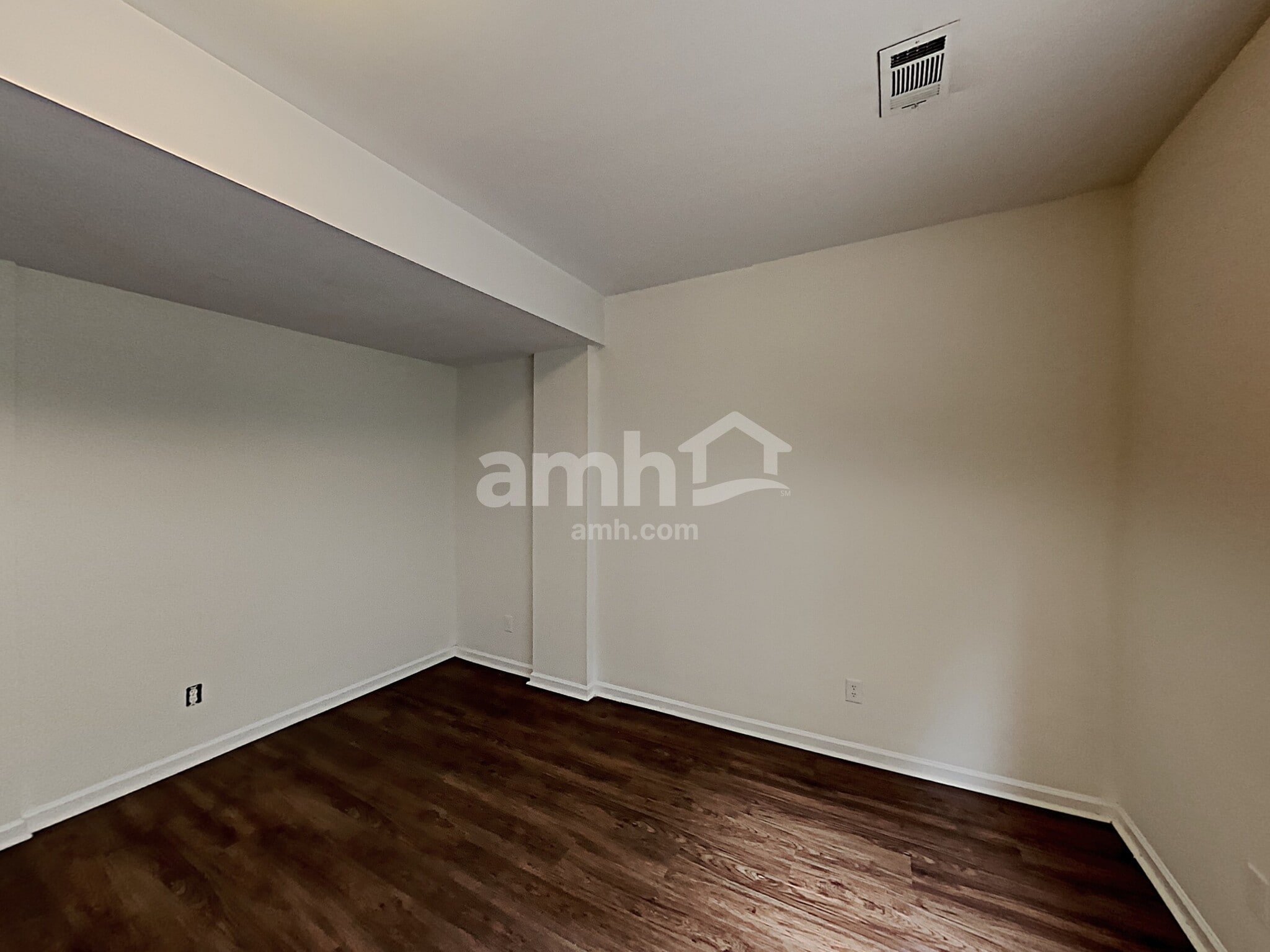 Building Photo - 7142 Big Woods Dr