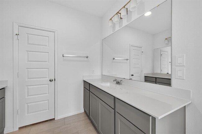 Building Photo - 10730 Aquila Star Dr