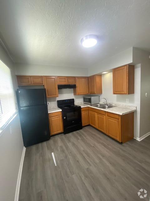 Building Photo - 570 Anniston Dr