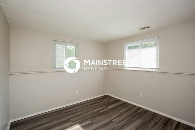 Building Photo - 5 Bedroom Pet-Friendly Home in INDIANAPOLIS, IN with Main Street Renewal