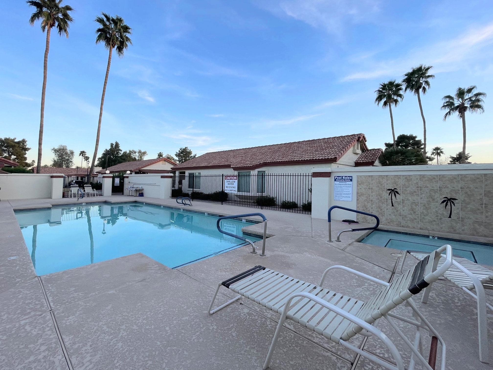 Building Photo - 1120 N Val Vista Dr