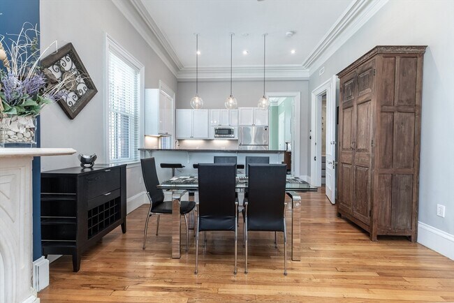 Building Photo - 748 Tremont St