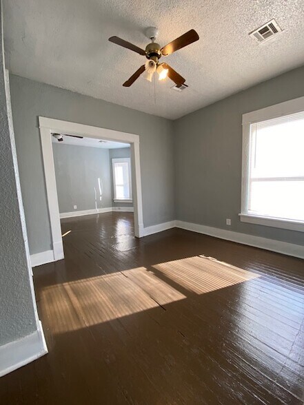 Building Photo - 1119 NW 9th St