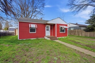 Building Photo - 2707 E South Crescent Ave