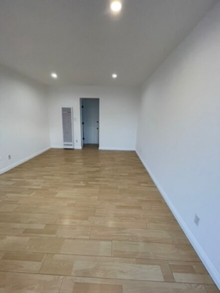 Building Photo - 3433 Madera Ave