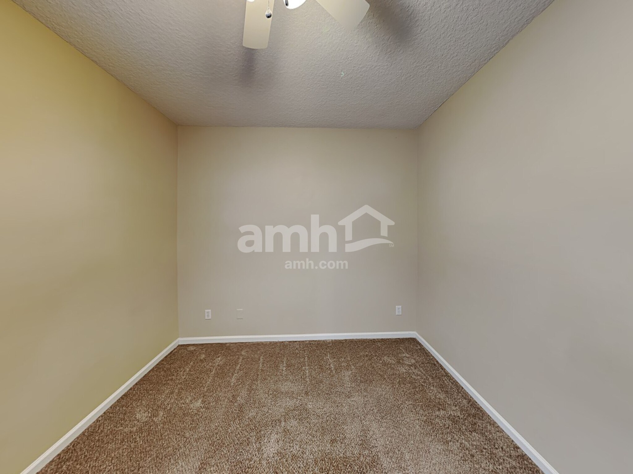 Building Photo - 456 Evergreen Way