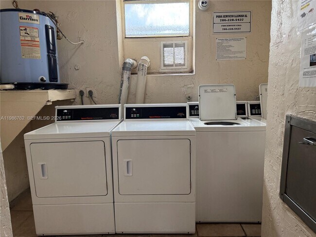 Building Photo - 4550 NW 9th St