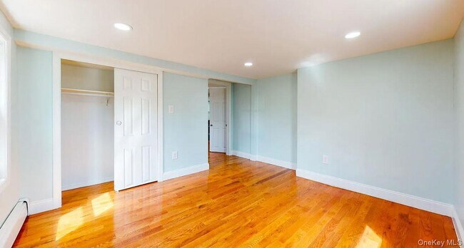 Building Photo - 132 Shaw Ave