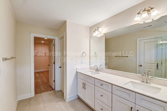 Building Photo - 4023 Black Ct