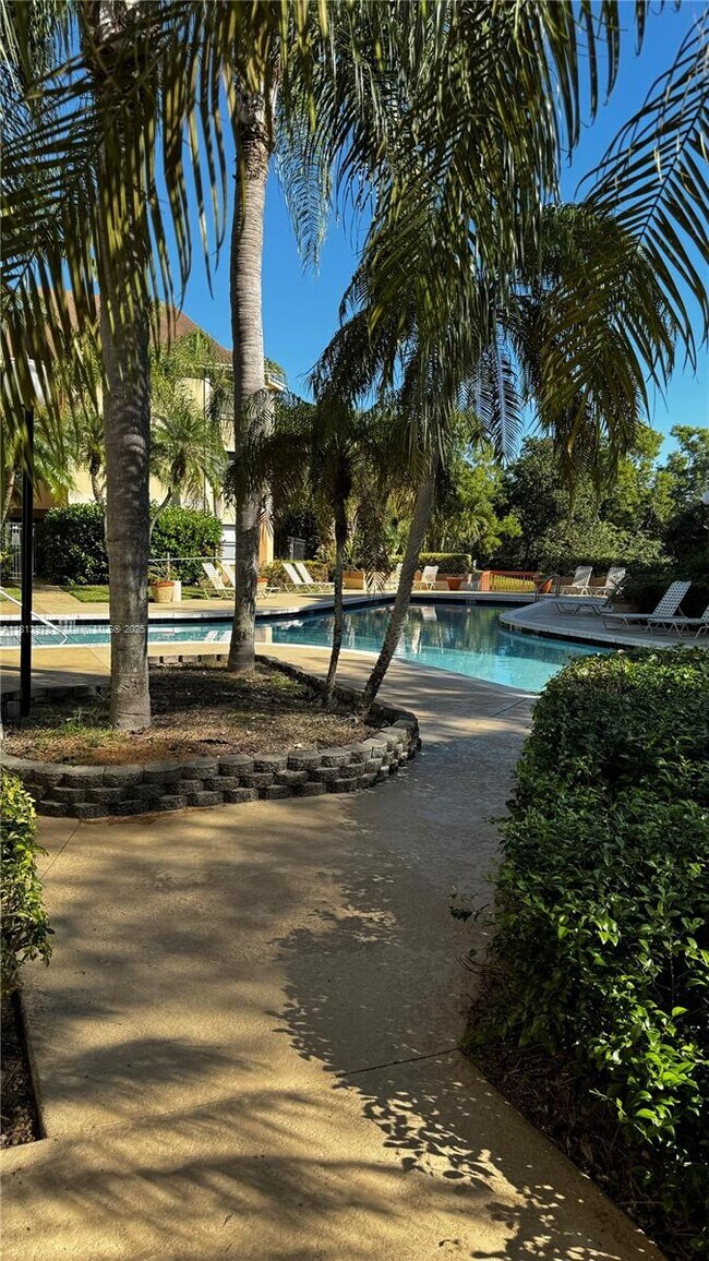 Building Photo - 9999 Summerbreeze Dr