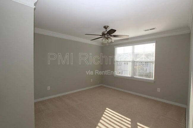 Building Photo - 637 Abbey Village Cir