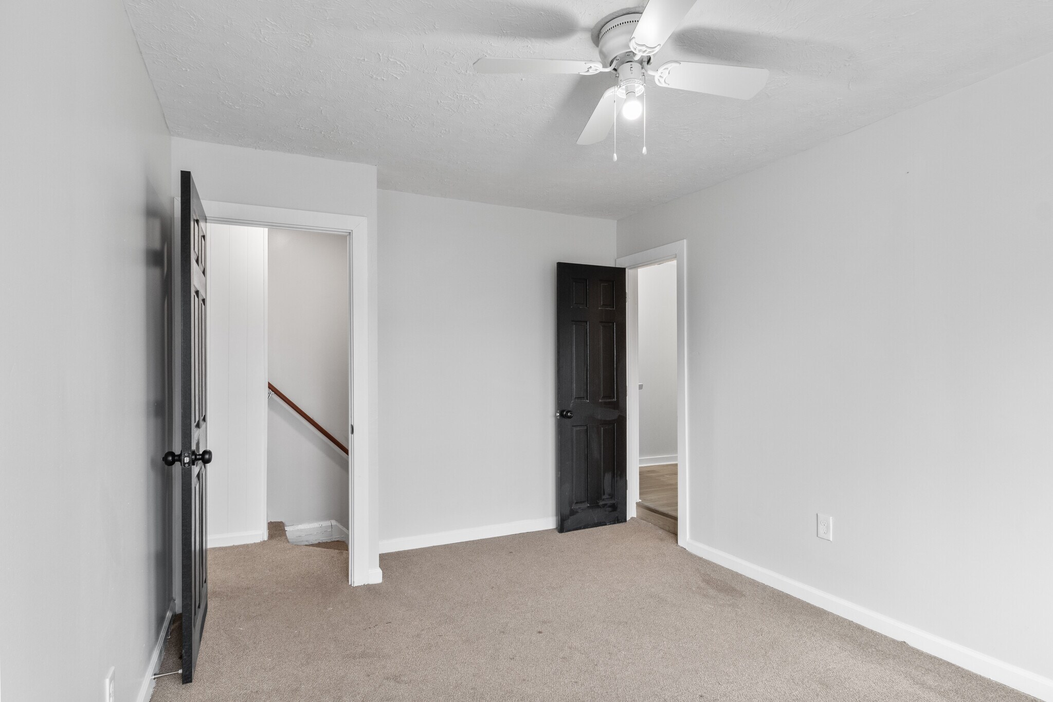 Building Photo - 3312 E 9th St