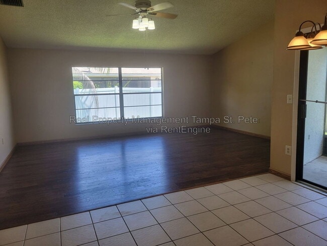 Building Photo - 2024 Sheffield Ct