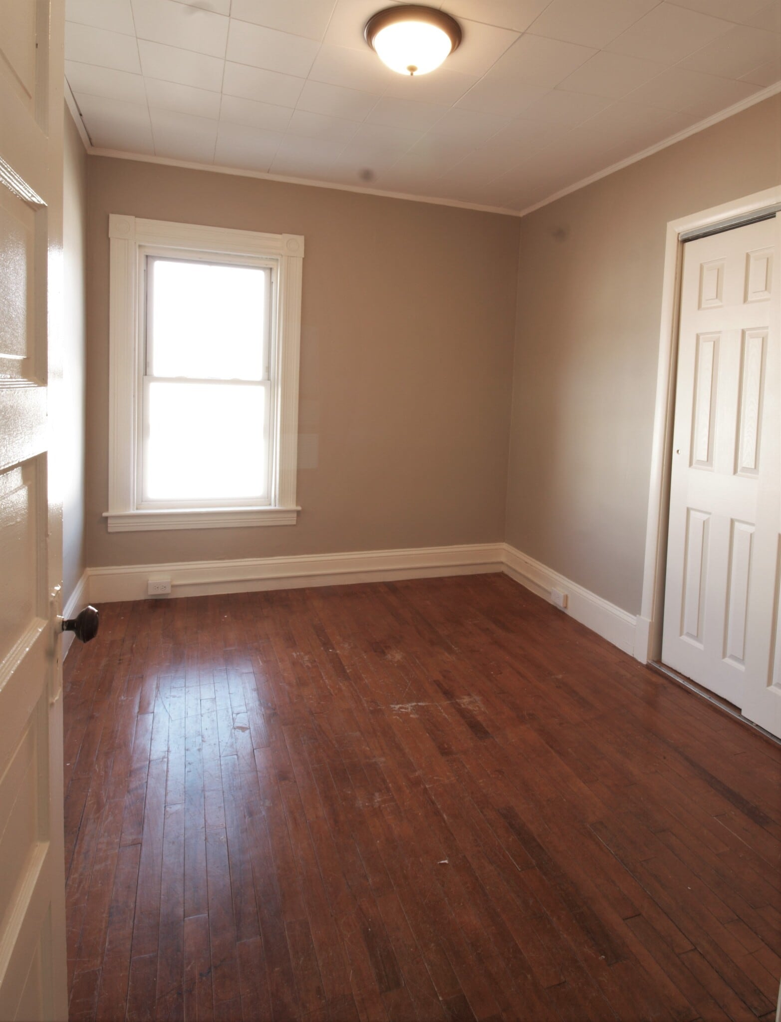 Building Photo - 305 Bartlett St