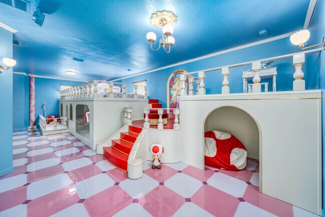 Building Photo - 9042 Rhodes St