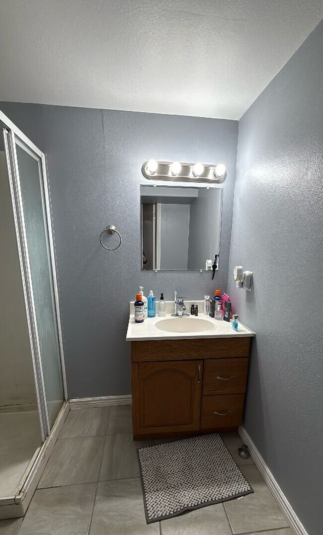 Building Photo - 3 Bed Ranch on Cul De Sac