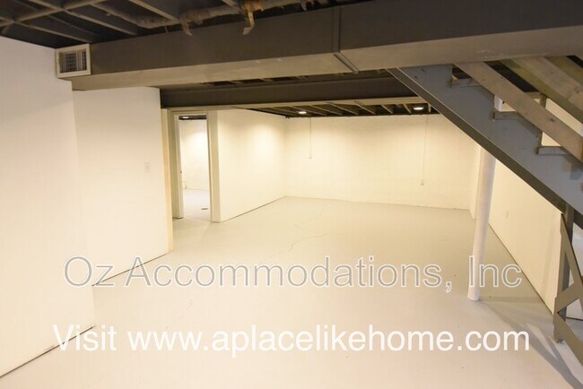 Building Photo - 3131 N 63rd St