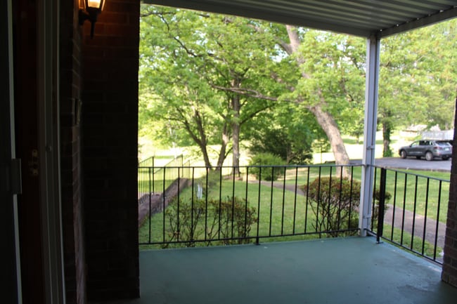 Building Photo - 611 E Mountcastle Dr