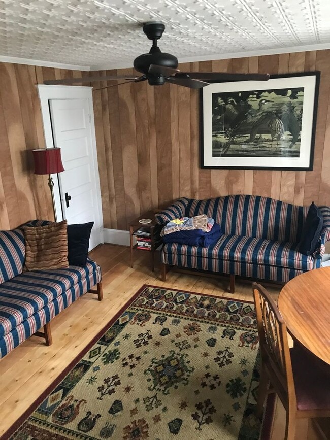 Building Photo - Paluska