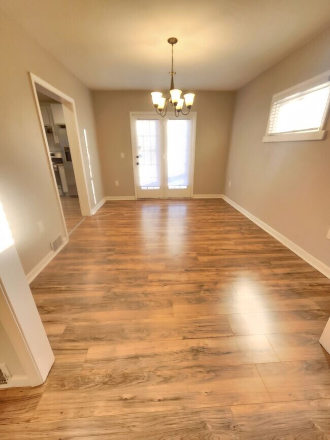 Building Photo - Beautiful 2 Bedroom home with all of the amenities