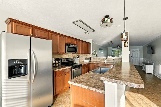 Building Photo - 17011 Bowline View Trail