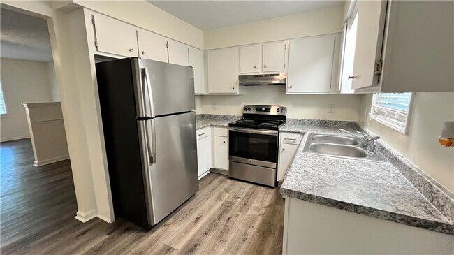 Building Photo - 322 Powder Springs St