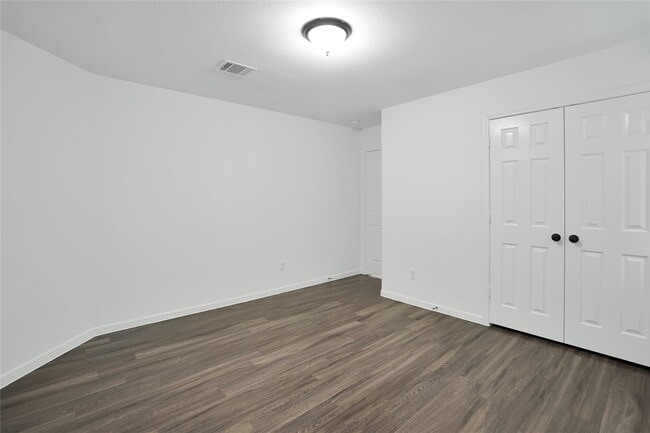 Building Photo - 9214 St Laurent Ln