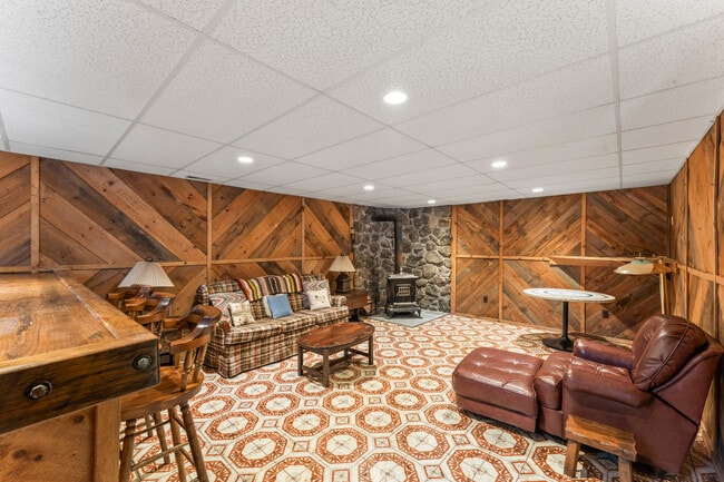 Building Photo - 23 Westview Dr