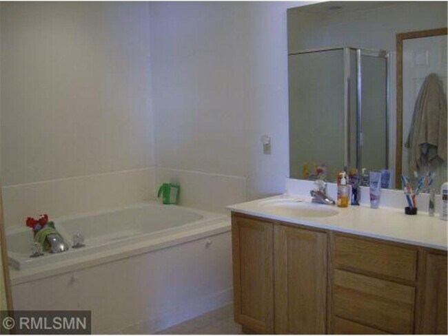 Building Photo - 1866 Wildflower Ct